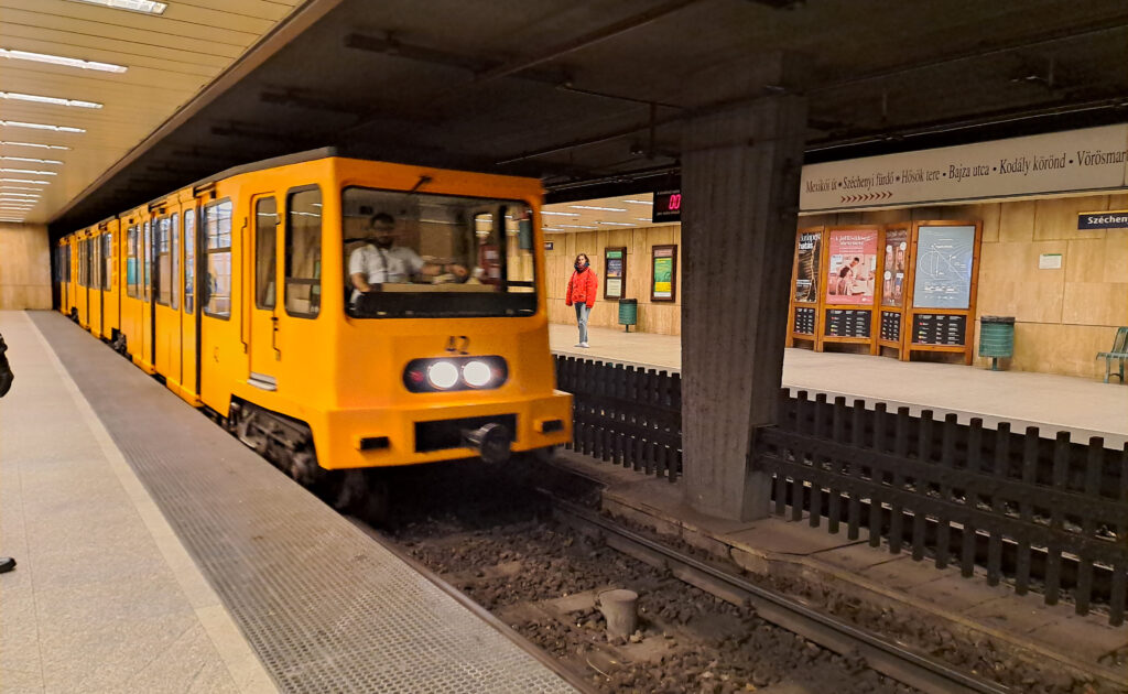linea M1 metropolitana budapest
