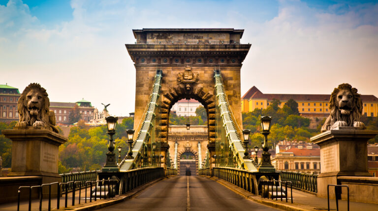 Ponte delle Catene di Budapest : Alla Scoperta Della Magia del Danubio