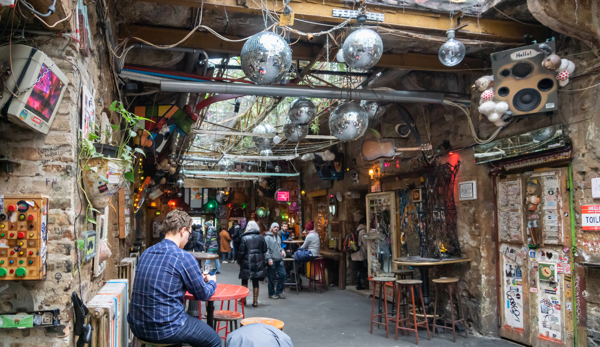 ruins pub a budapest