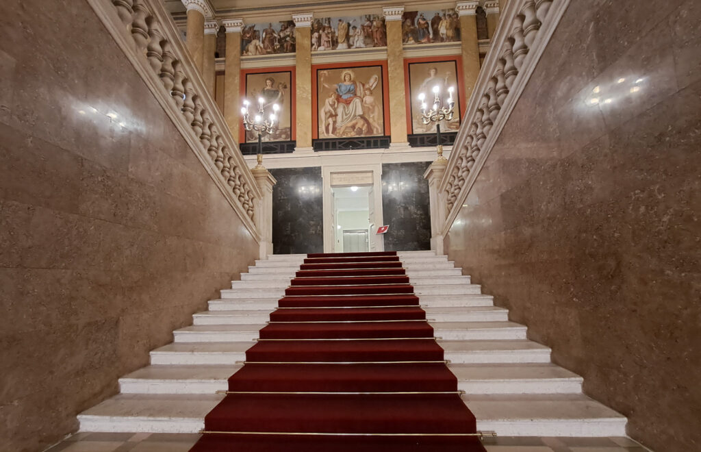 scalinata museo naionale ungherese